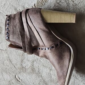 VENUS Brown Suede Ankle Boots NEW
